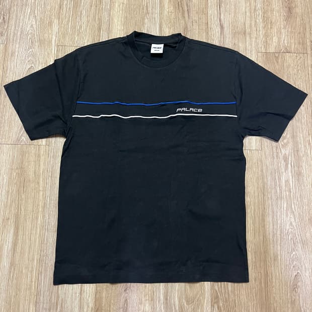 팔라스(palace) 검은색 반팔 티셔츠 사이즈M 판매합니다