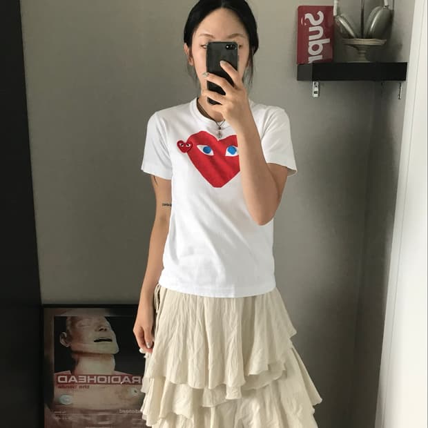 꼼데가르송 레드 와펜 블루 아이 화이트 반팔티