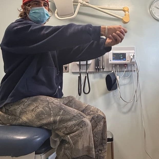 러셀 후드집업 네이비 구합니다