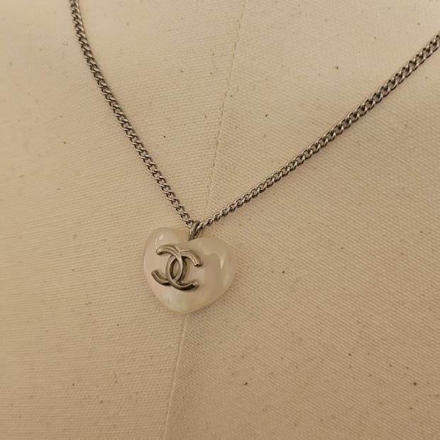 397 샤넬 빈티지 업사이클링 자개하트 목걸이