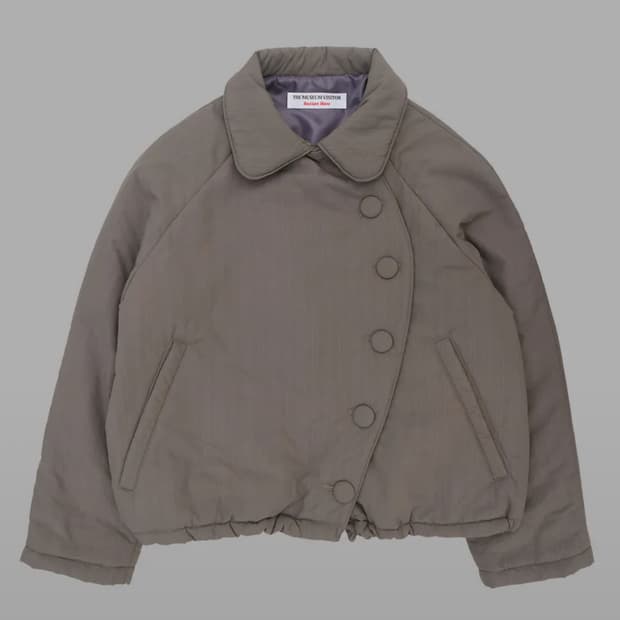 더뮤지엄비지터 라운드 언발란스 퍼프 자켓 패딩 판매