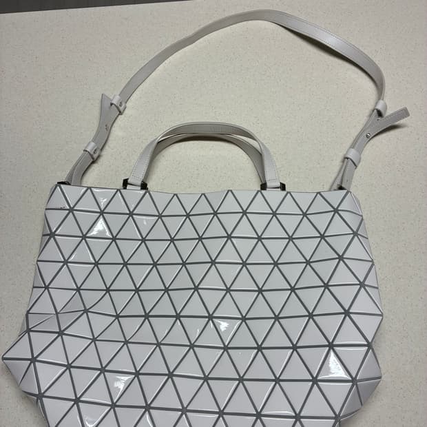 바오바오 루센트 토트백 정품 급처