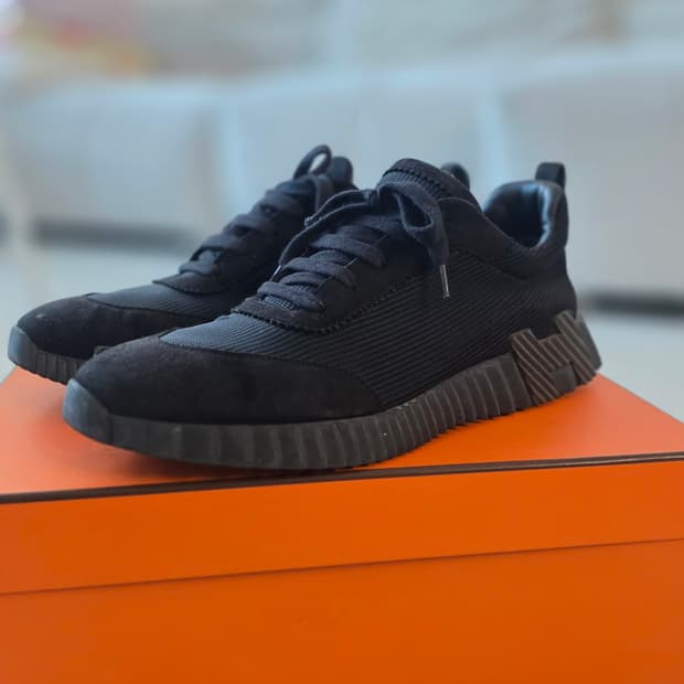 에르메스 바운싱 블랙 43사이즈 판매합니다.