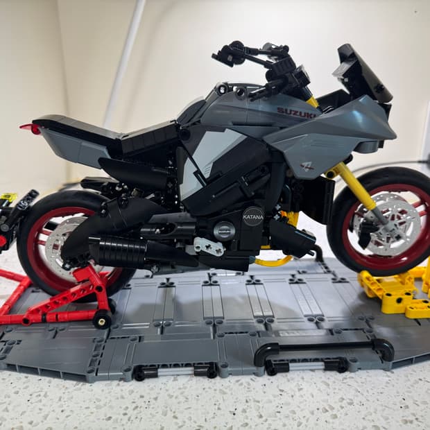 스즈키 카타나 카다 테크닉 오토바이