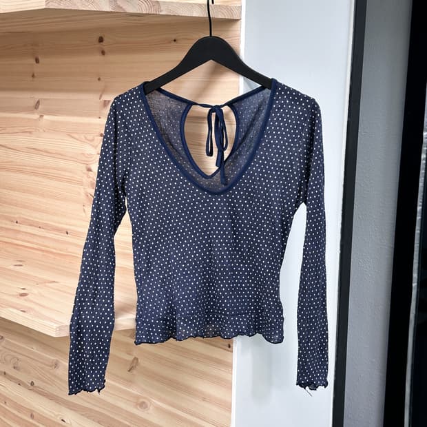 navy dot back hole top