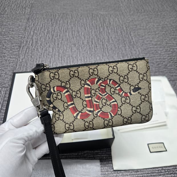 [특가][정품]구찌 미니 스네이크 클러치백