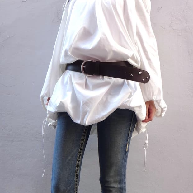 Off shoulder pumpkin ops & top / white