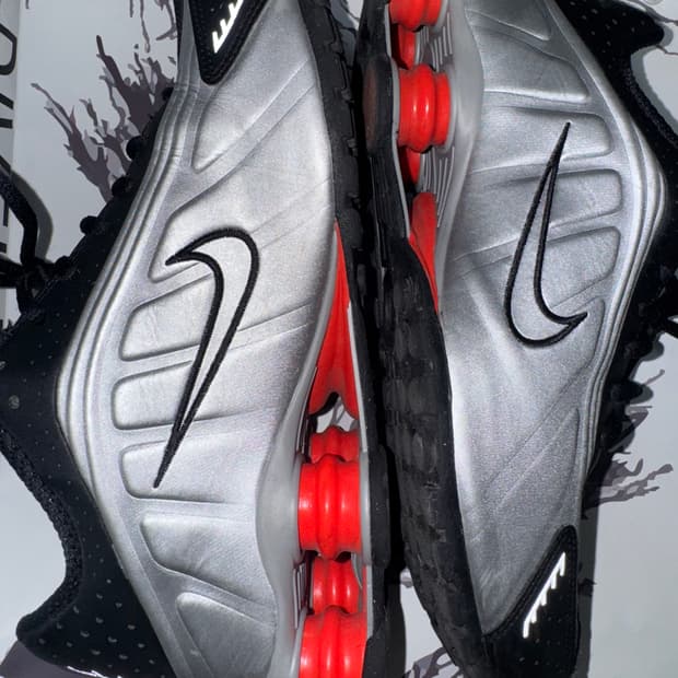 나이키 샥스 r4 260 메탈릭 레드