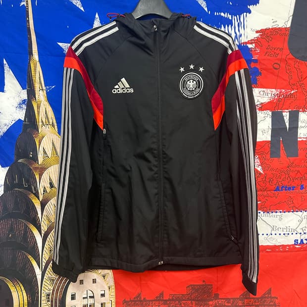 아디다스 올드스쿨 독일 오버핏 바람막이 XL105