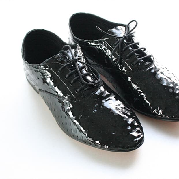 SAINT LAURENT 생로랑 페이턴트 가죽 구두 새제품