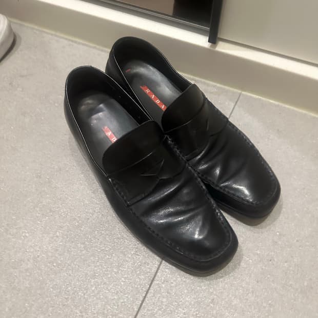프라다 레더 로퍼 270
