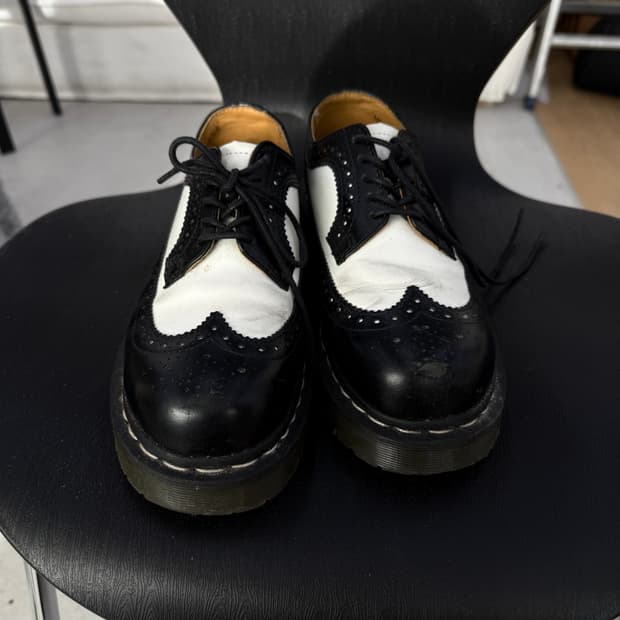 Dr.Martens wingtip loafer