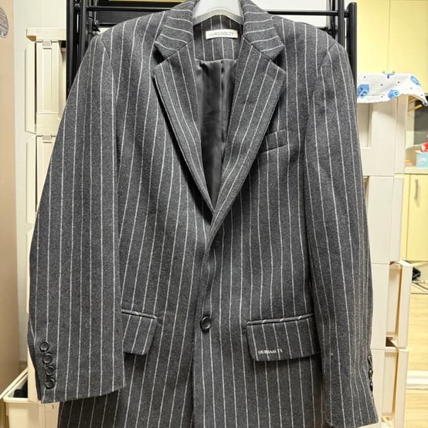 OURSAALTY 아우어솔티 스트라이프 울 자켓