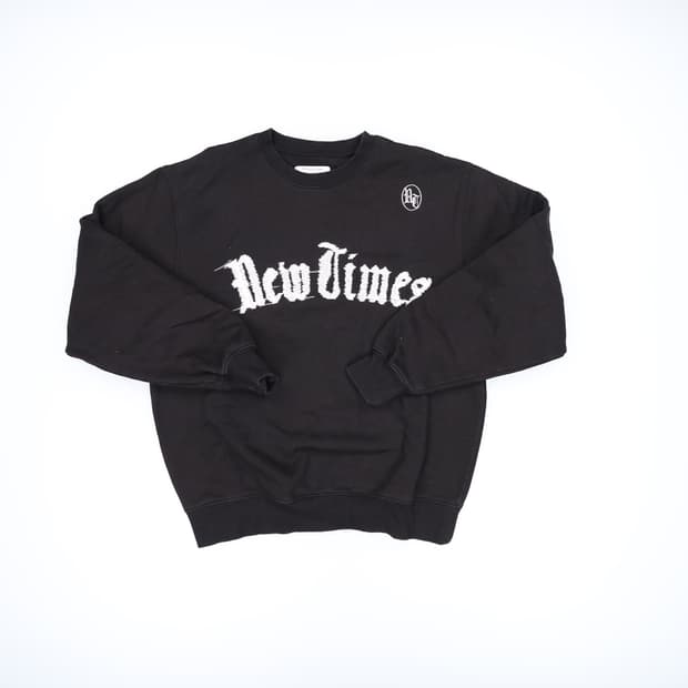 [L] 비바스튜디오 뉴타임즈 기모 맨투맨 0106H1