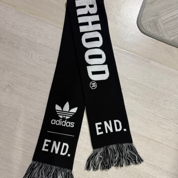 아디다스X네이버후드X앤드 머플러