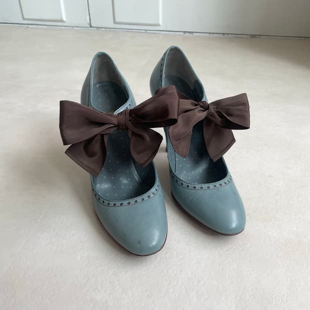 90's Moschino cheap and chic bow heels