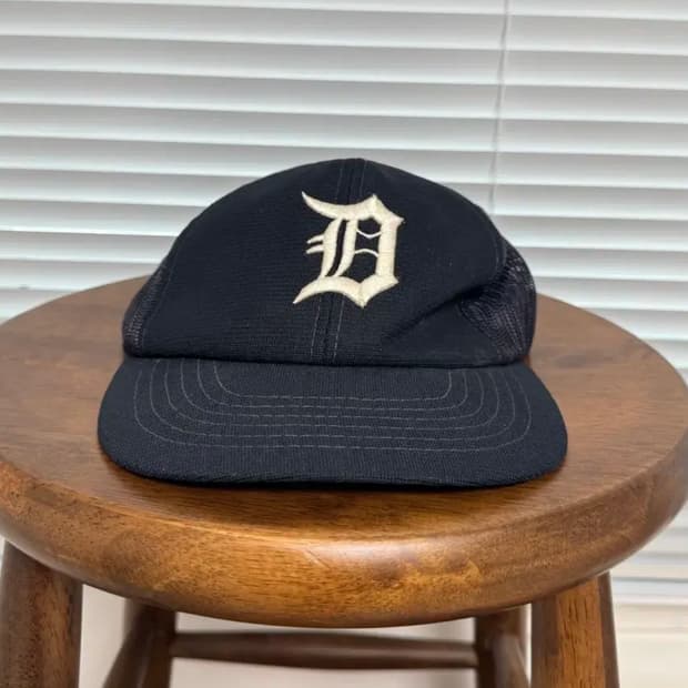 90s 디트로이트 캡