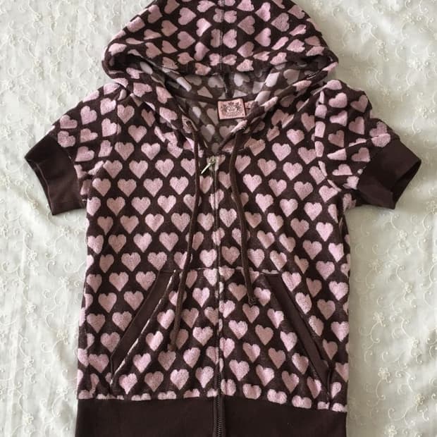 JUICY COUTURE hearts zip up hoodies