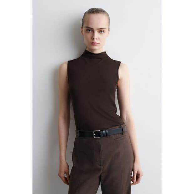 (새상품)cos 드레이프드 터틀넥 탱크탑 브라운 S