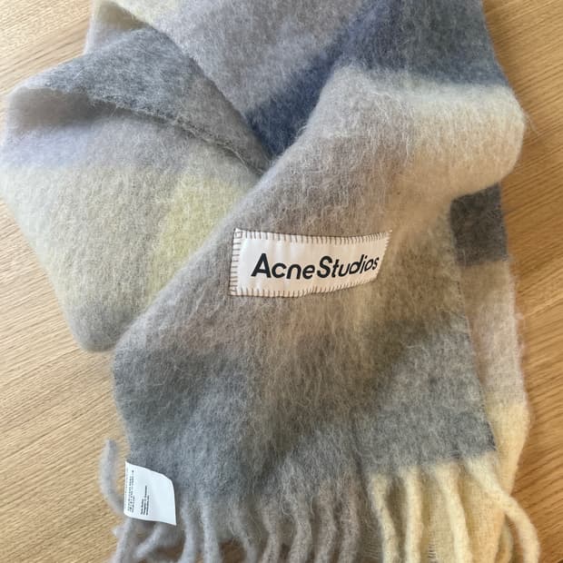 아크네 스튜디오 머플러