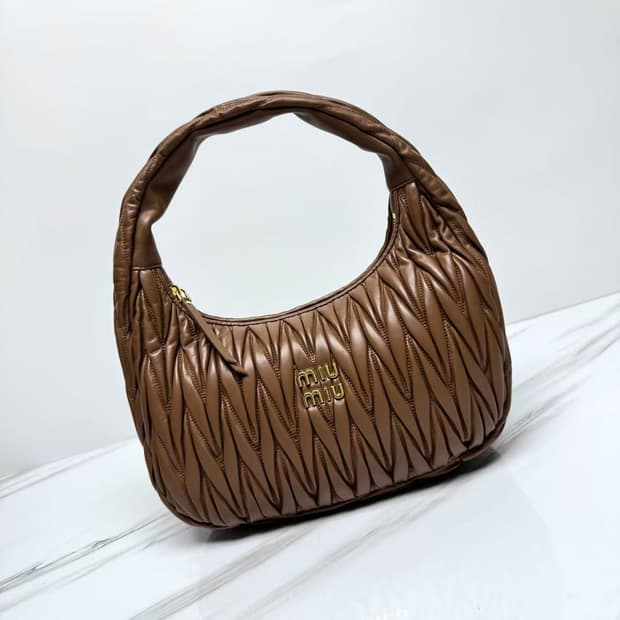 미우 미우 완더 마테라쎄 나파 레더 호보백 숄더백 카라멜