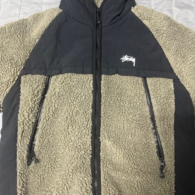 스투시 셰르파 패널드 후드 스톤