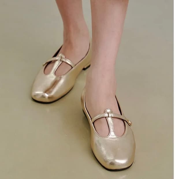 flat shoes