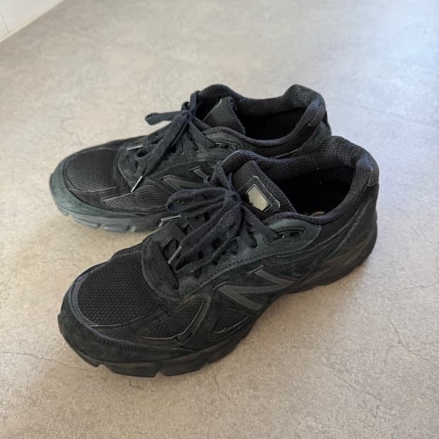 뉴발란스 990v4 트리플블랙 255