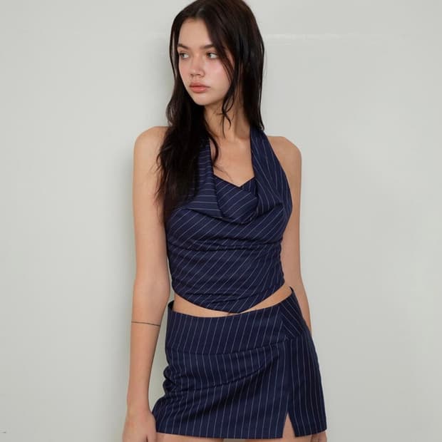 낫유어로즈 드레이핑 홀터 탑- 네이비