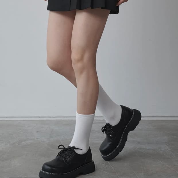 솔트앤초콜릿 라운드 토 스티치 레이스업 로퍼