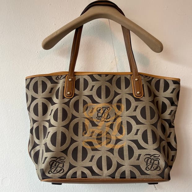 루이까또즈 브라운 로고 숄더백 쇼퍼백