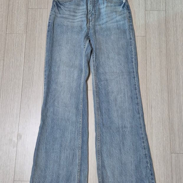 에잇세컨즈 세미부츠컷 데님팬츠