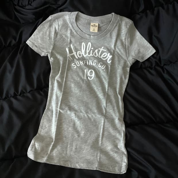 홀리스터 슬림핏 반팔 티셔츠 그레이