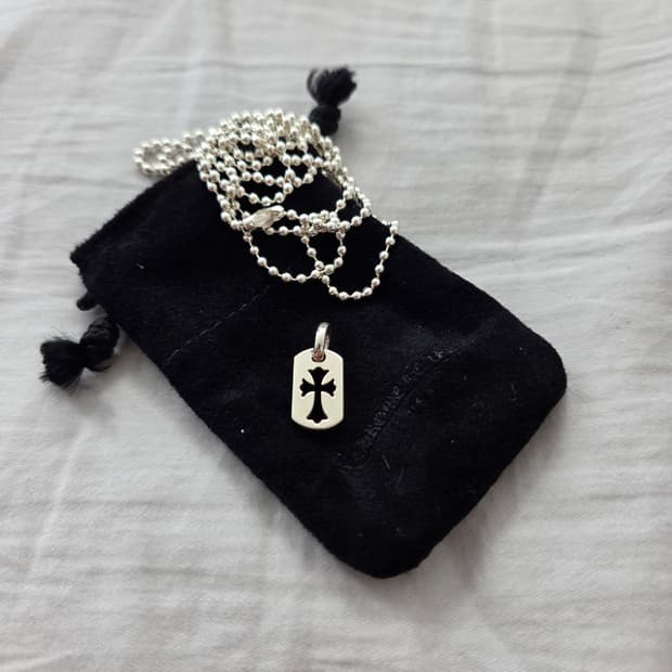 [FREE] 크롬하츠 타이니 크로스 컷아웃 도그택 & 볼체인