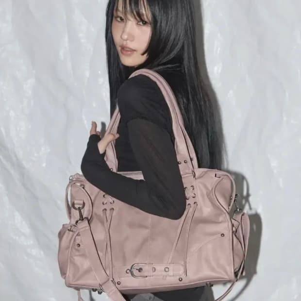 새상품 팬시클럽 벨티드 워싱 레더백 베이비 핑크