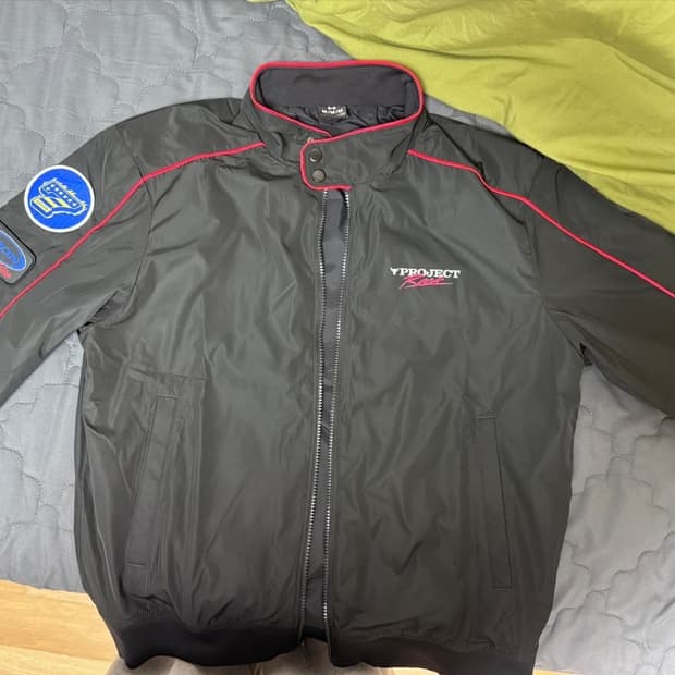 언더아머 봄버 자켓 m