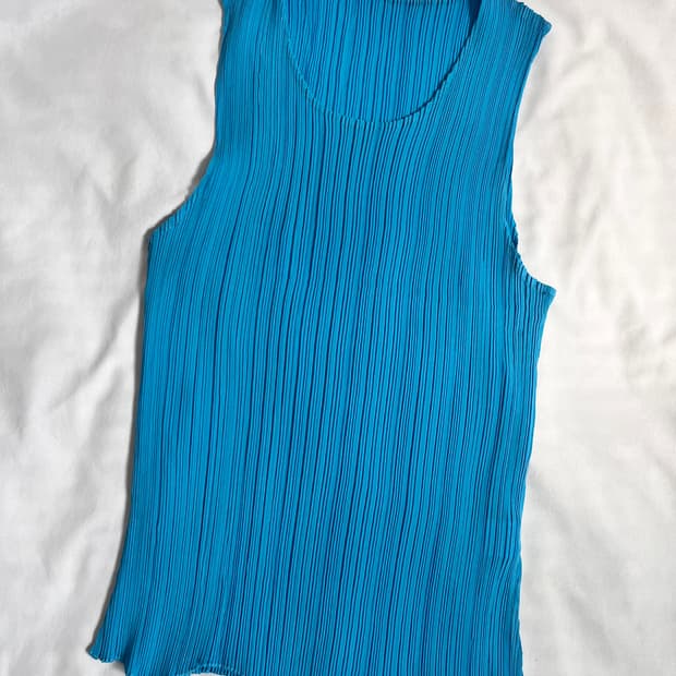 Aqua blue pleats slim sleeveless