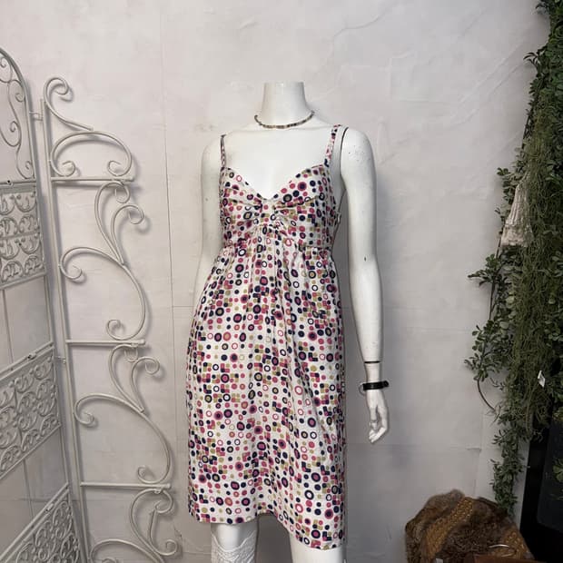 Pink color mix geometric dot ops 