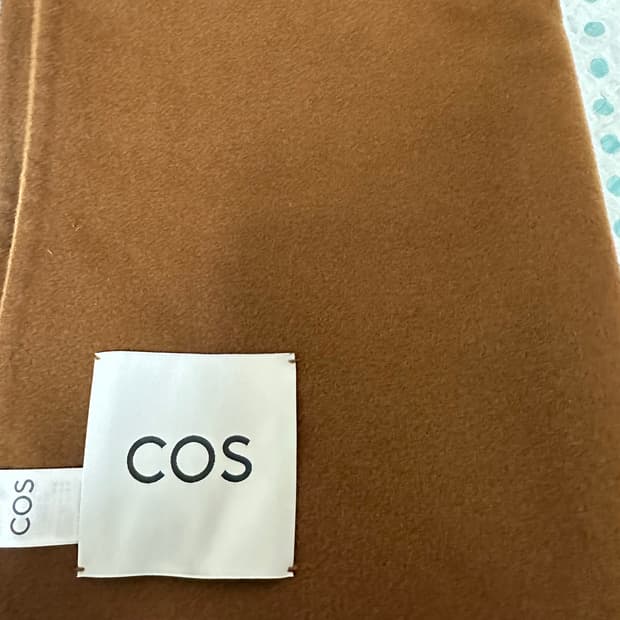 Cos 머플러