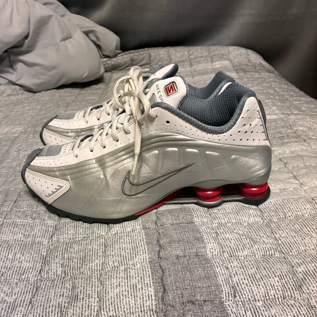 나이키 샥스r4 커멧 레드 275