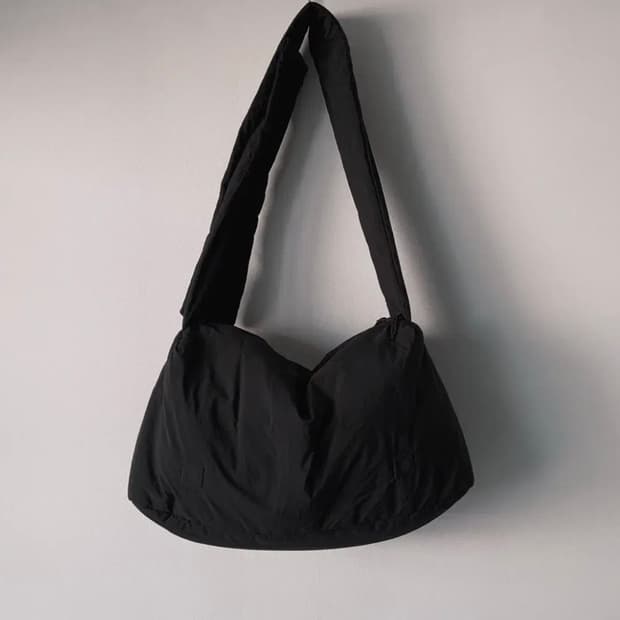 자라 패딩 크로스백 숄더백