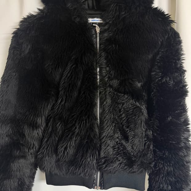 아디다스 퍼 후드집업