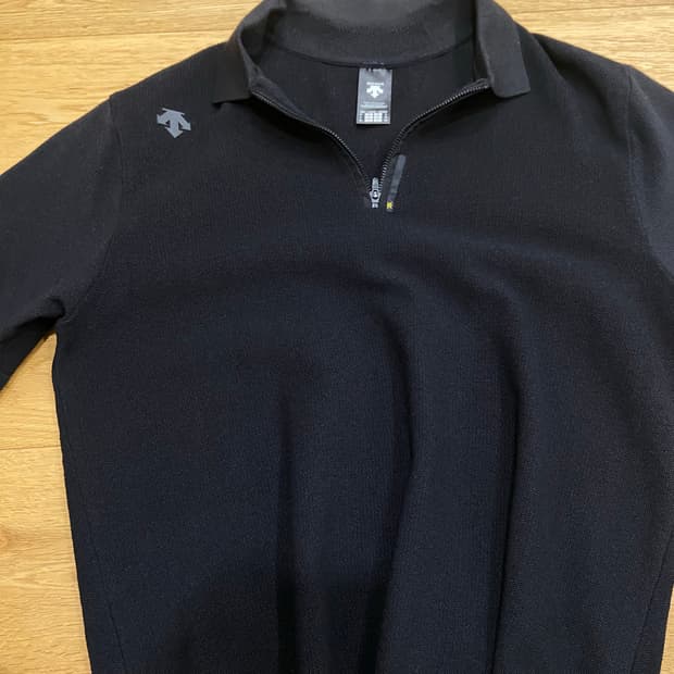 데상트 머슬핏 반팔