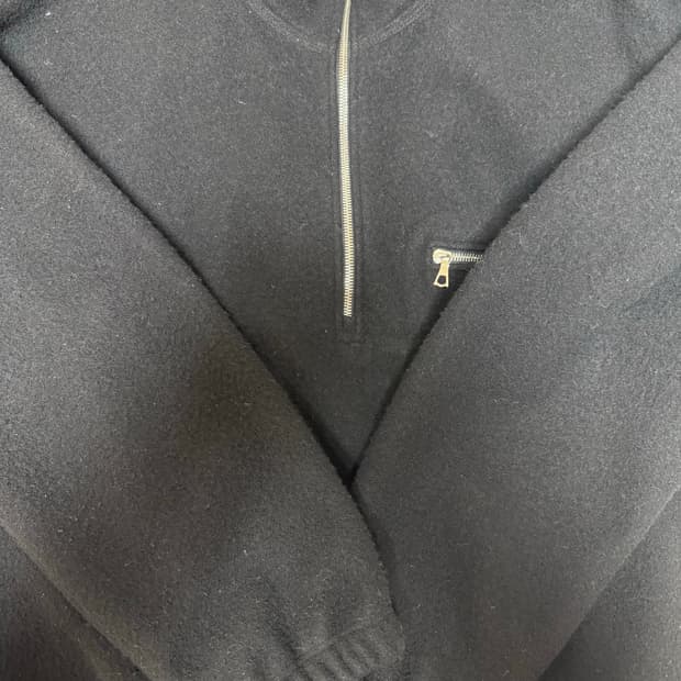 [L]리에르 하프 플리스 블랙