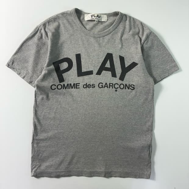 Comme des garcons  꼼데가르송 플레이 그레이 반팔 티셔츠 