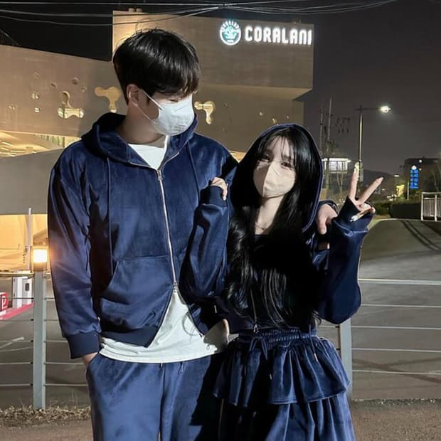 메이윤 제작 벨벳 벨루어 양면 극세사 후드집업 스커트 세트 셋업 네이비