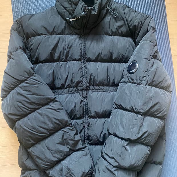 24fw cp컴퍼니 크롬r패딩 xl 105사이즈 크롬알패딩 판매합니다.