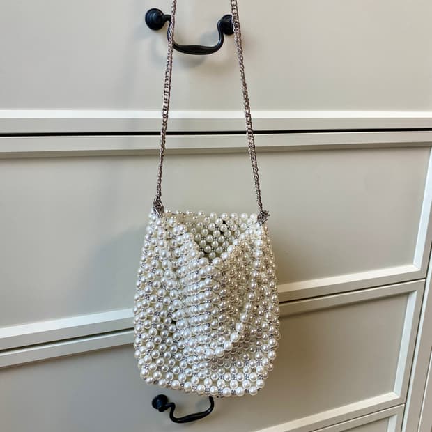 자라 진수크로스백