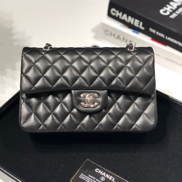 샤넬 클래식 스몰 블랙 캐비어 은장