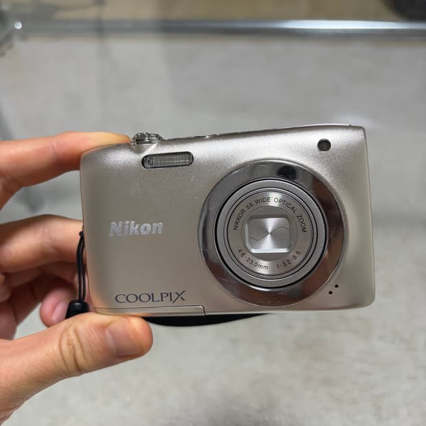 니콘 쿨픽스S2600 실버 디카